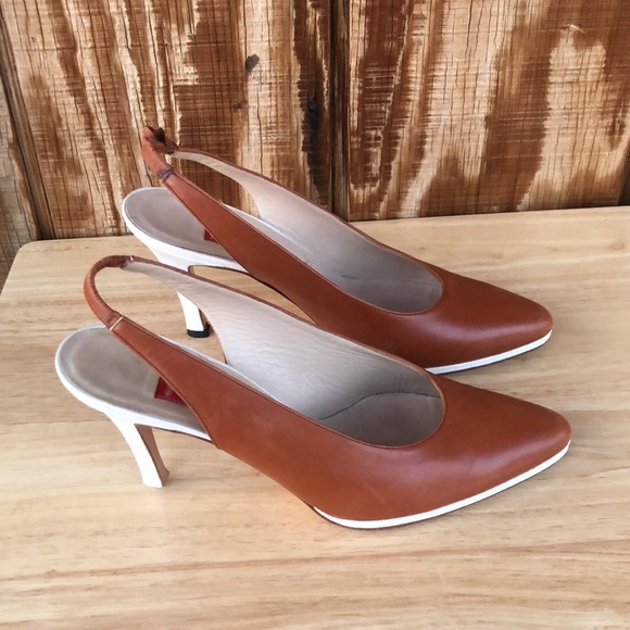 Beautiful Valentino Couture Size 8.5 brown & white sling back pump heels Italy - Picture 2 of 13